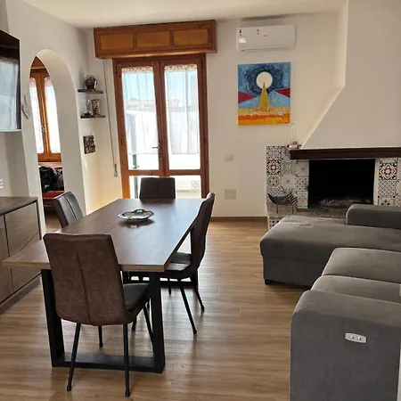Casa Amar Con Terrazza Quartu SantʼElena